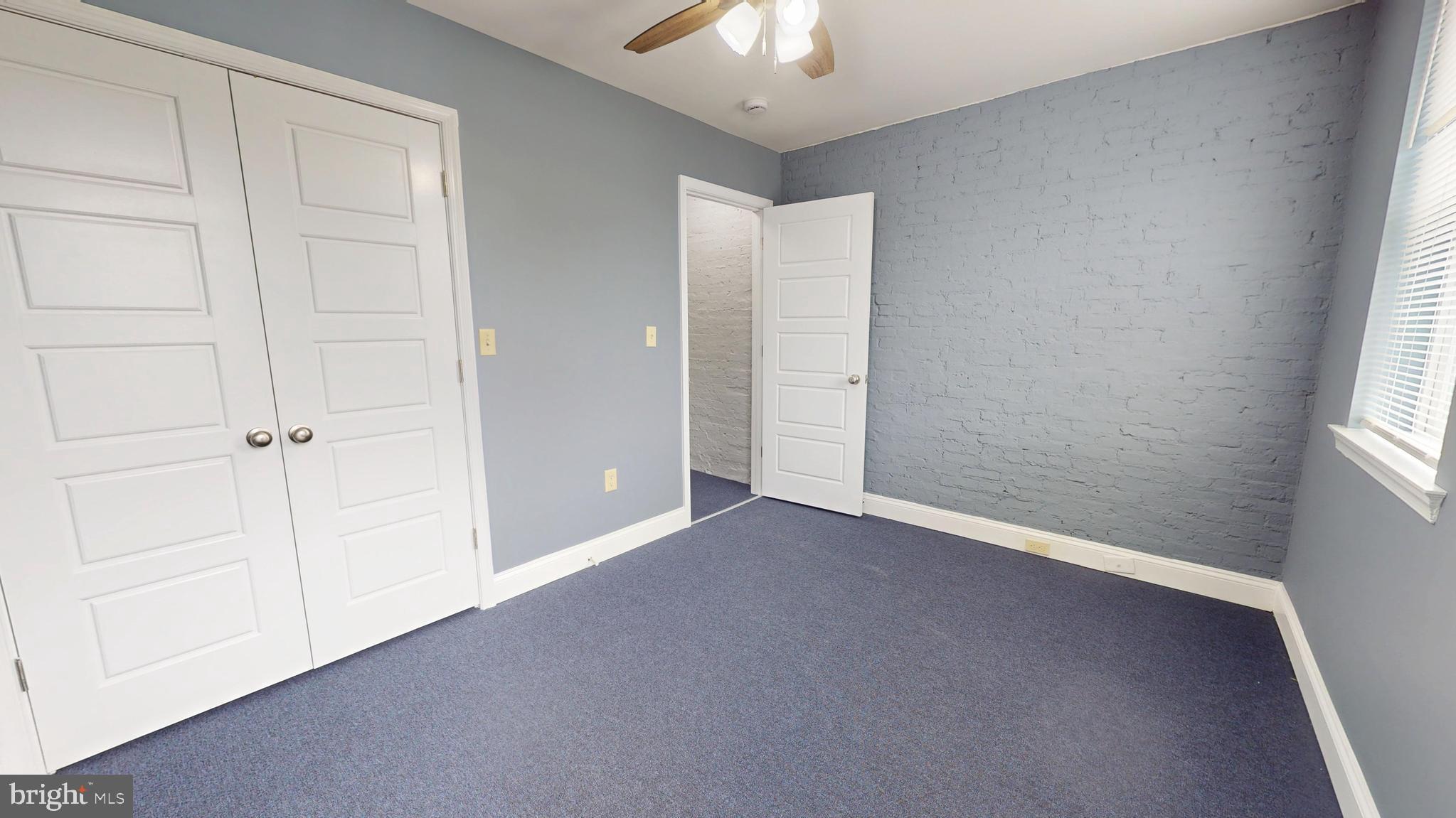 HOLLINS MARKET - Residential
