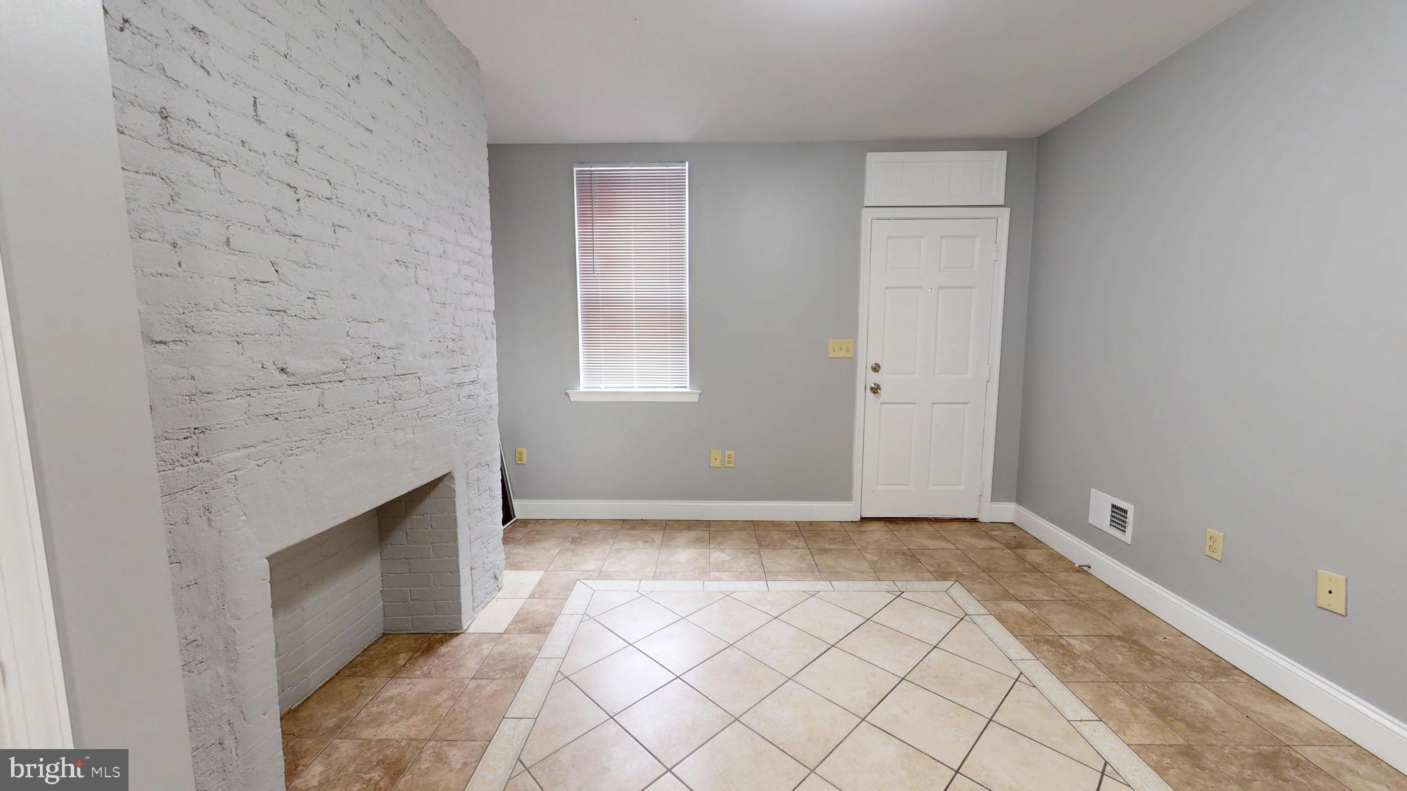 HOLLINS MARKET - Residential