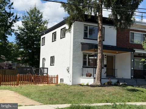 Townhouse For Sale - 5008 36th Avenue<br/> HYATTSVILLE, MD 20782