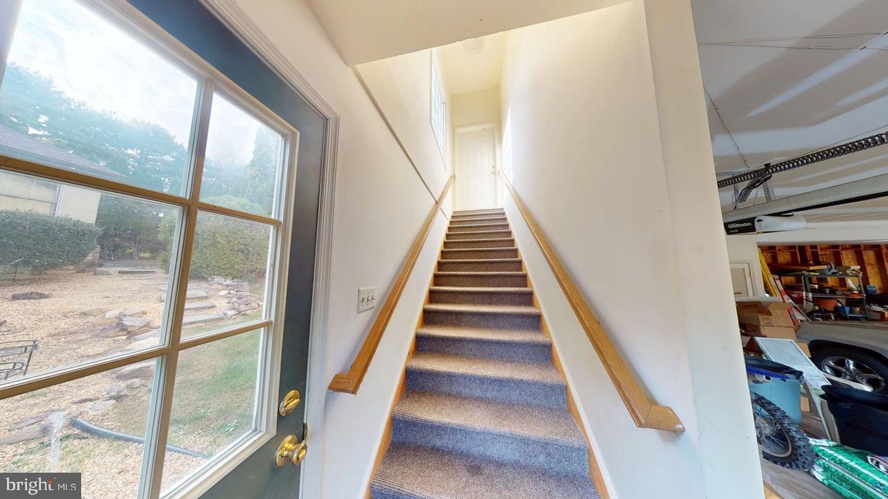 38038 W COLONIAL HIGHWAY GARAGE UNIT