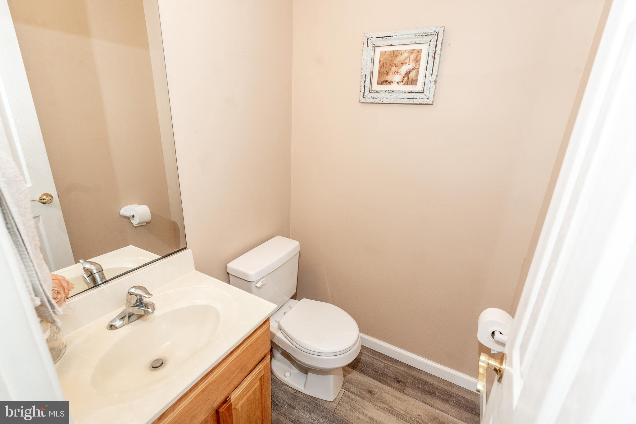 CAPTAIN'S COVE - Residential