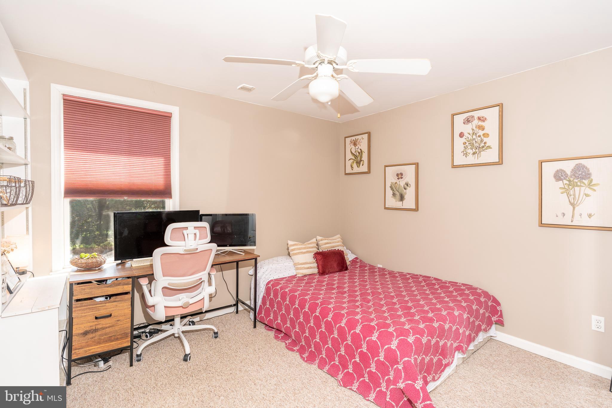 CAPTAIN'S COVE - Residential