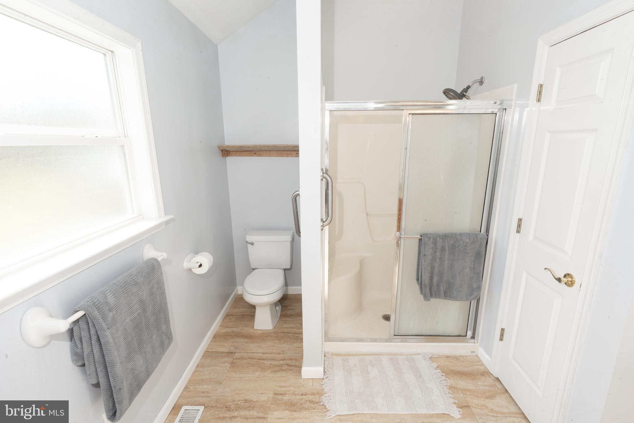 CAPTAIN'S COVE - Residential