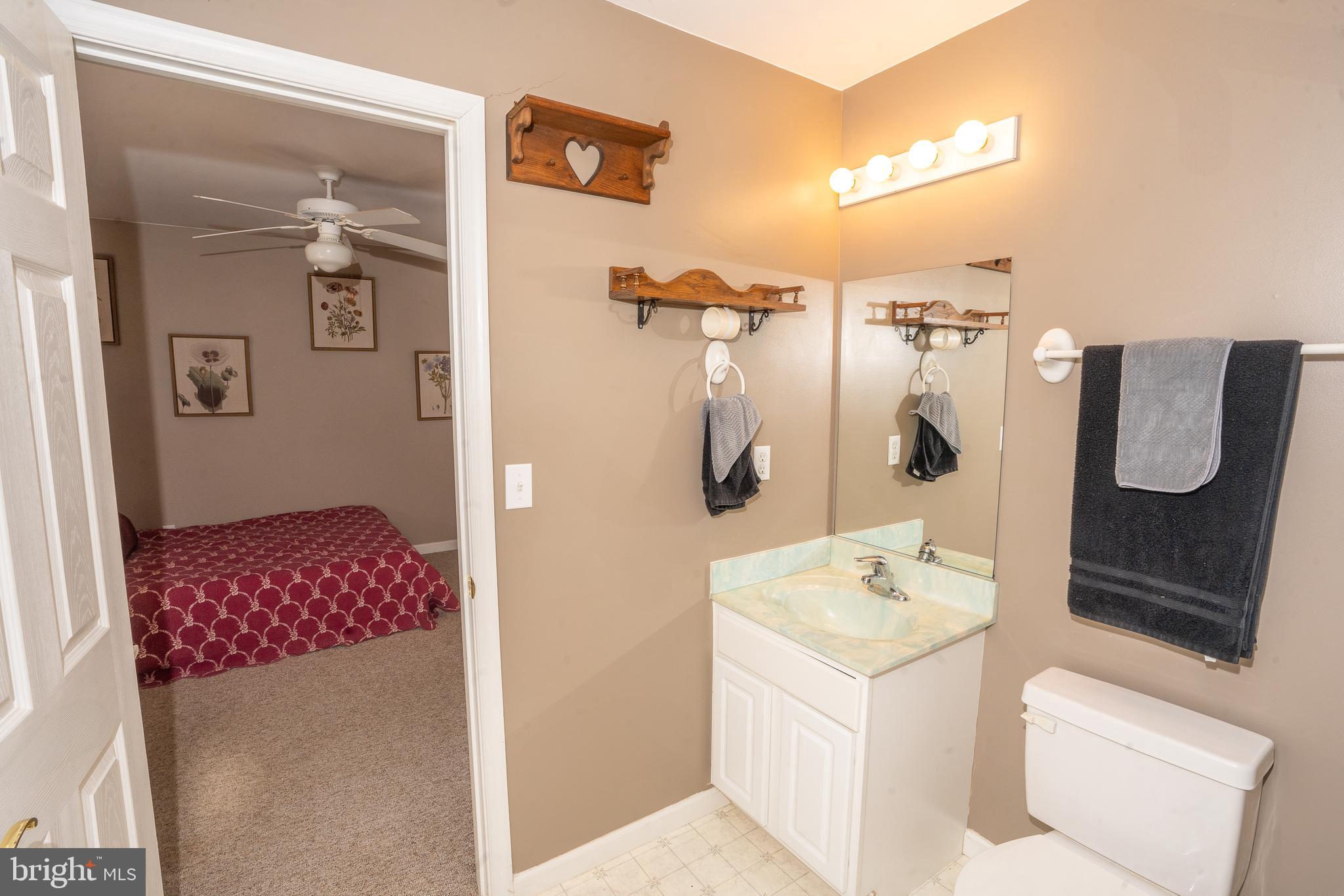 CAPTAIN'S COVE - Residential