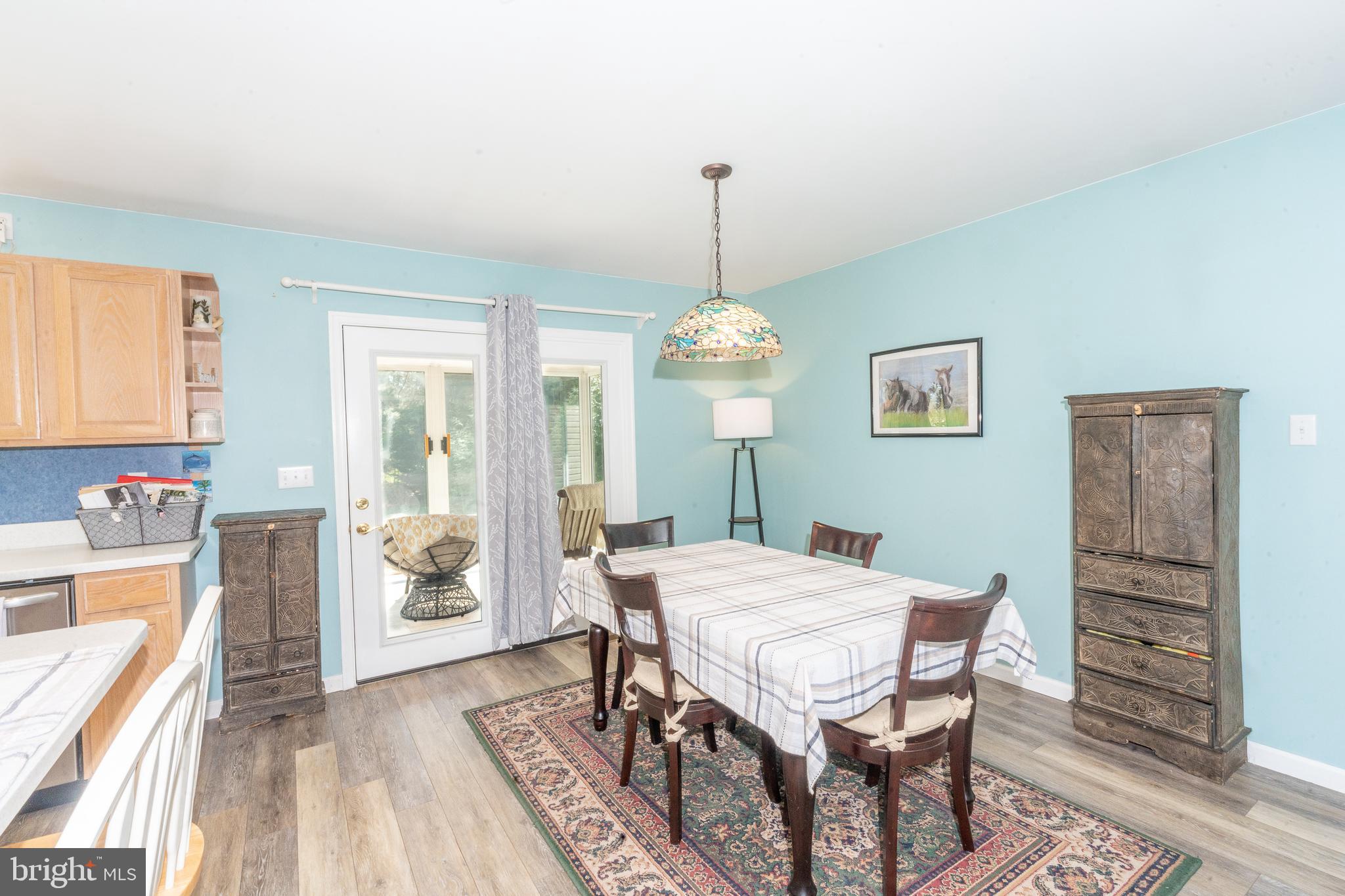 CAPTAIN'S COVE - Residential