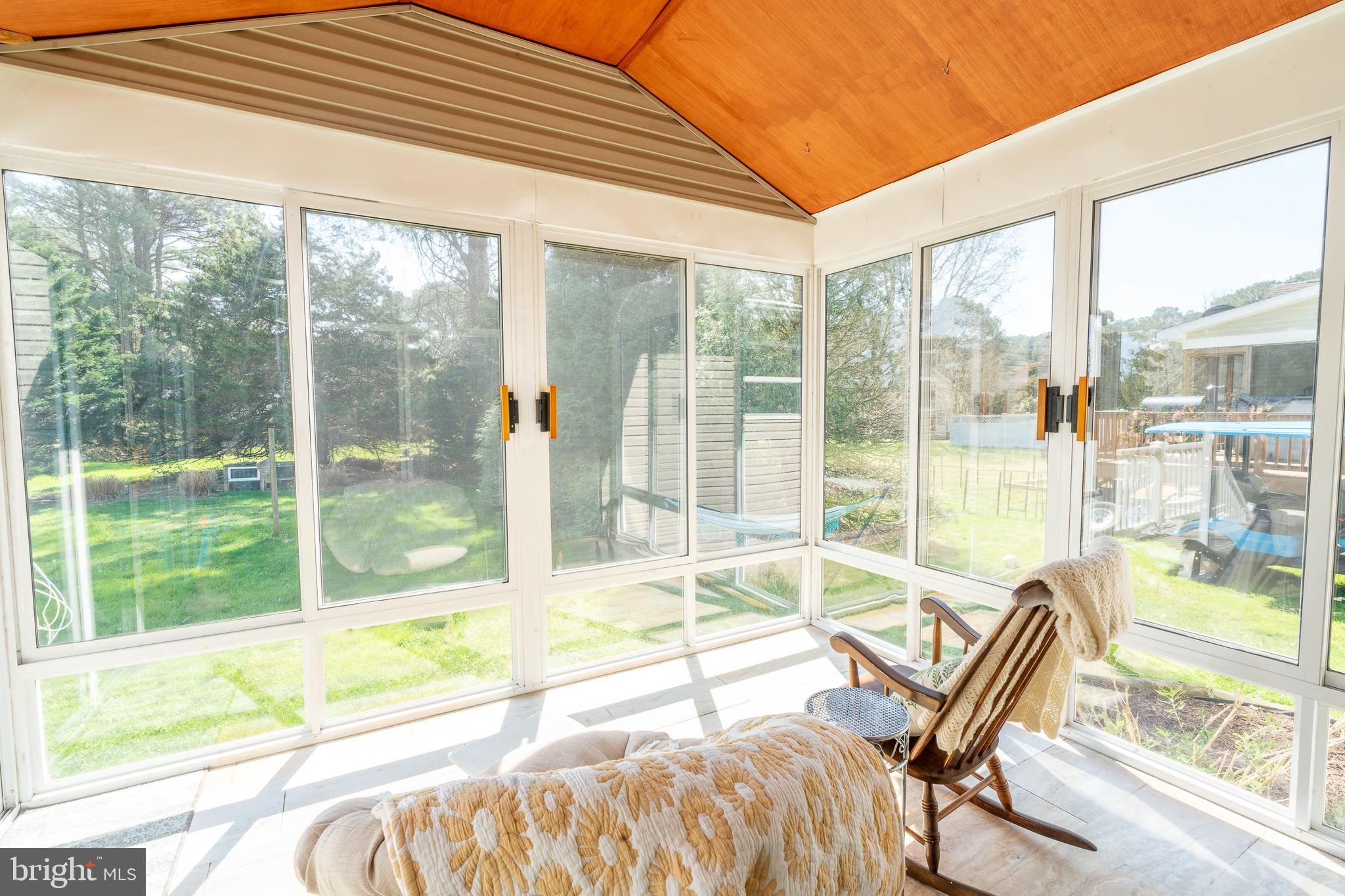 CAPTAIN'S COVE - Residential