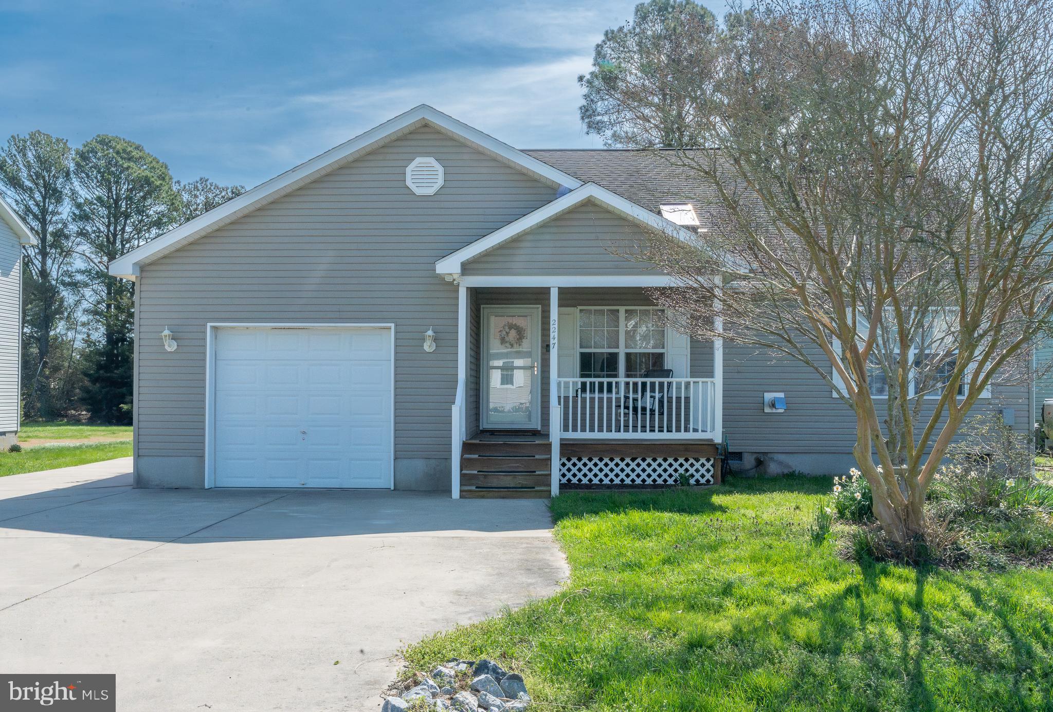 CAPTAIN'S COVE - Residential