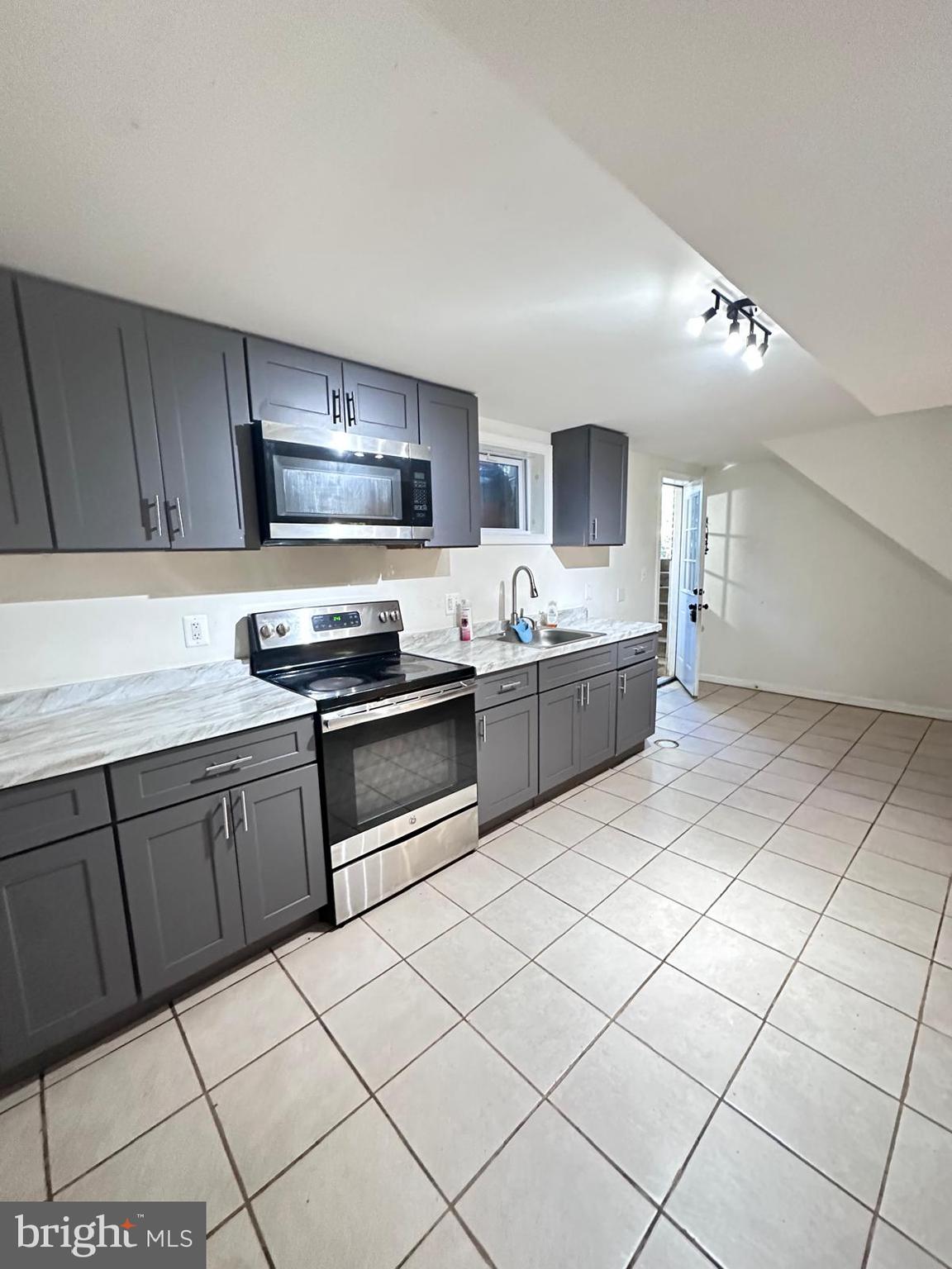 GREENWOOD FOREST - Residential Lease