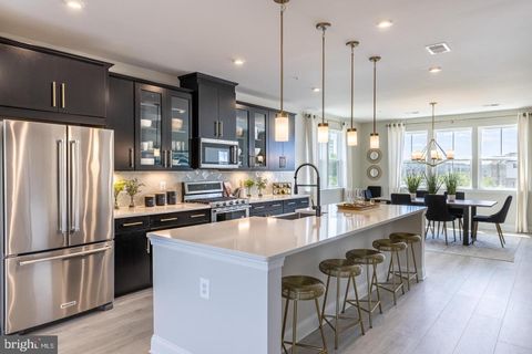 Condo For Sale - 606 Quarry Place Court<br/> REISTERSTOWN, MD 21136