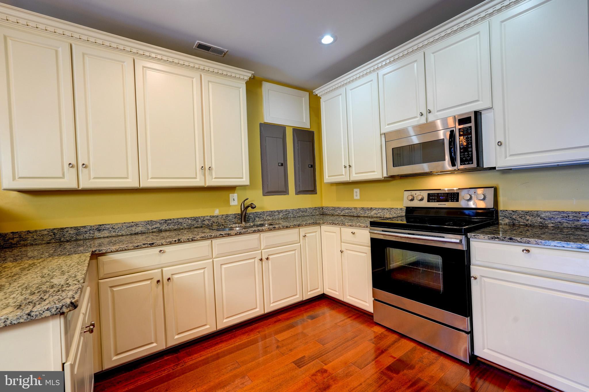 HOYLES MILL VILLAGE - Residential Lease