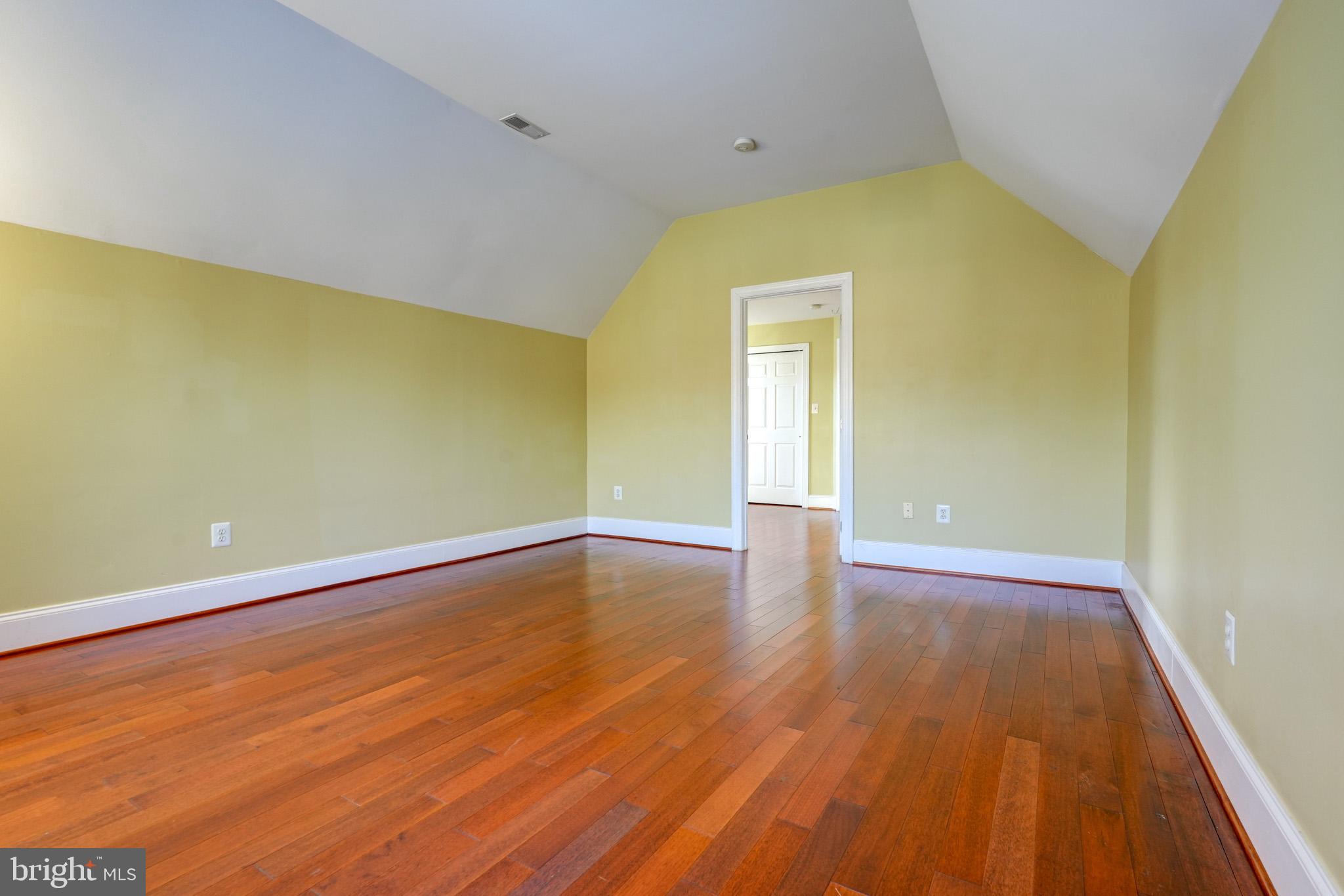 HOYLES MILL VILLAGE - Residential Lease