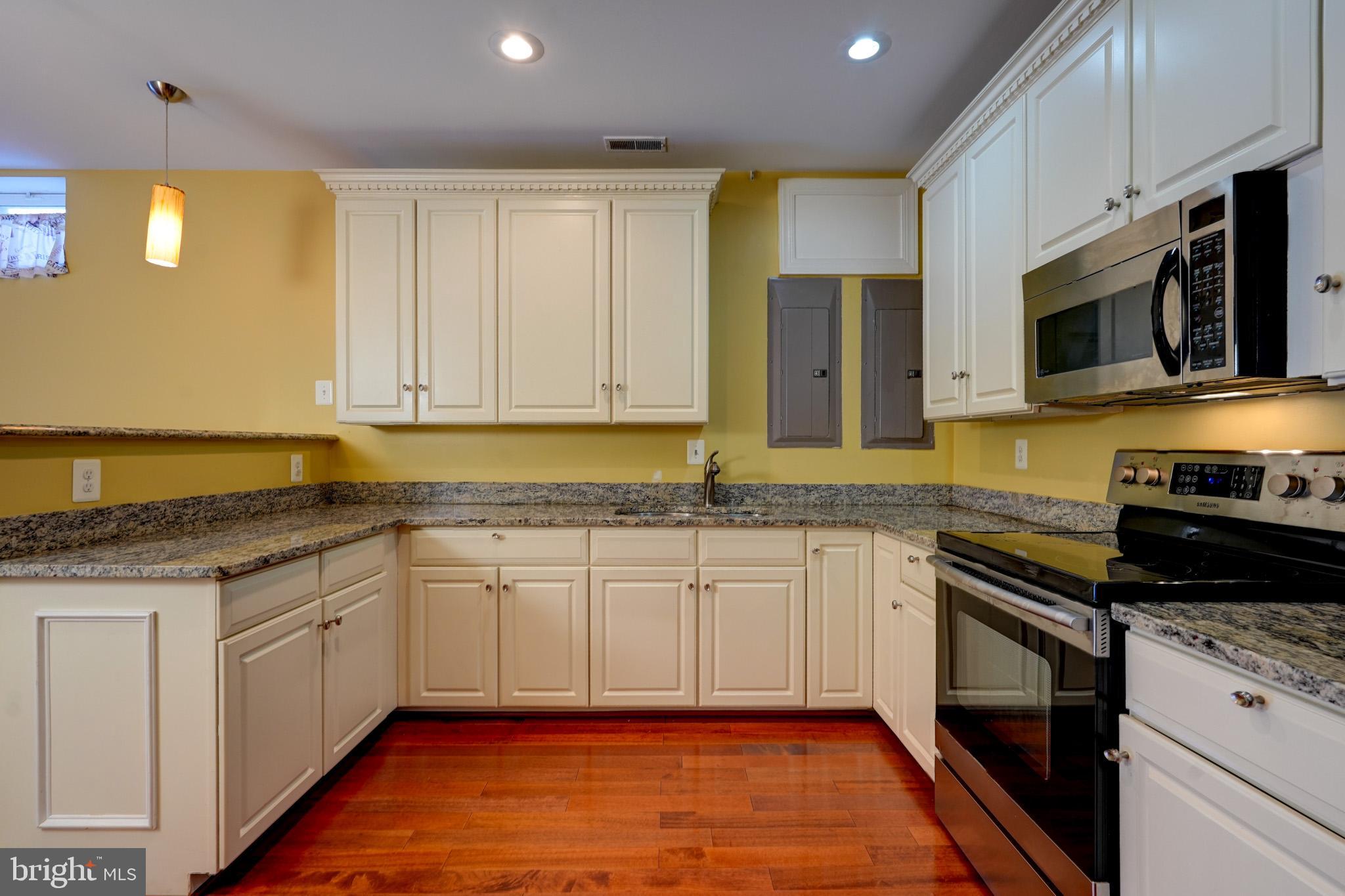 HOYLES MILL VILLAGE - Residential Lease