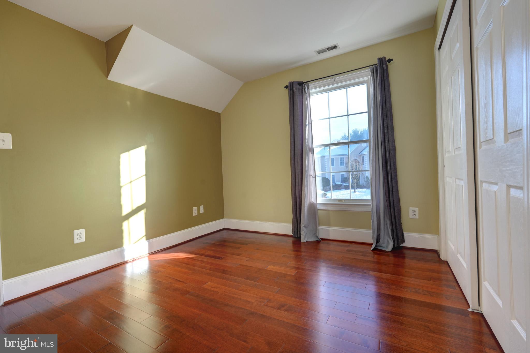 HOYLES MILL VILLAGE - Residential Lease