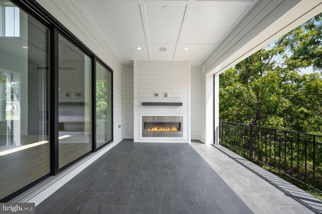 TOLL BROTHERS AT WOODBURN - Residential