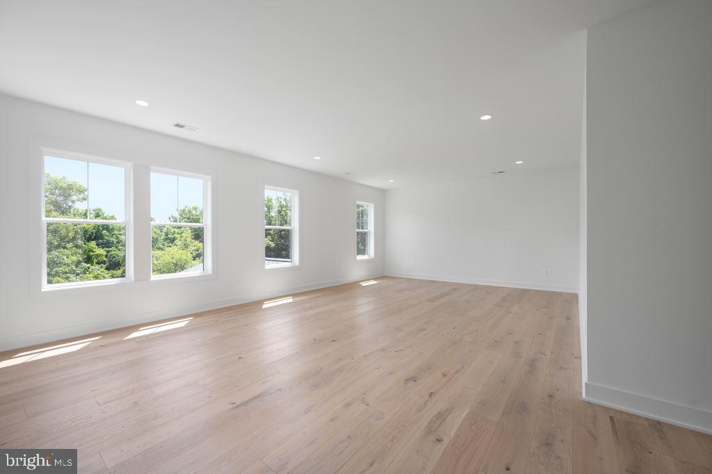 TOLL BROTHERS AT WOODBURN - Residential