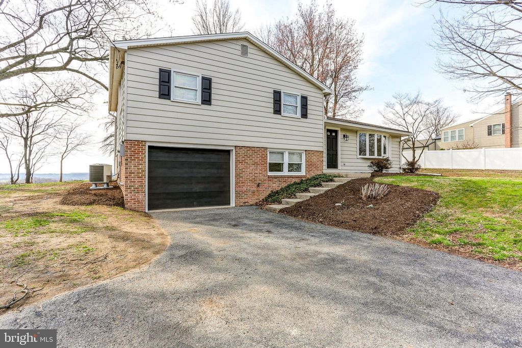 Photo of 666 Shultz Rd, WASHINGTON BORO, PA 17582 (MLS # PALA2068776)