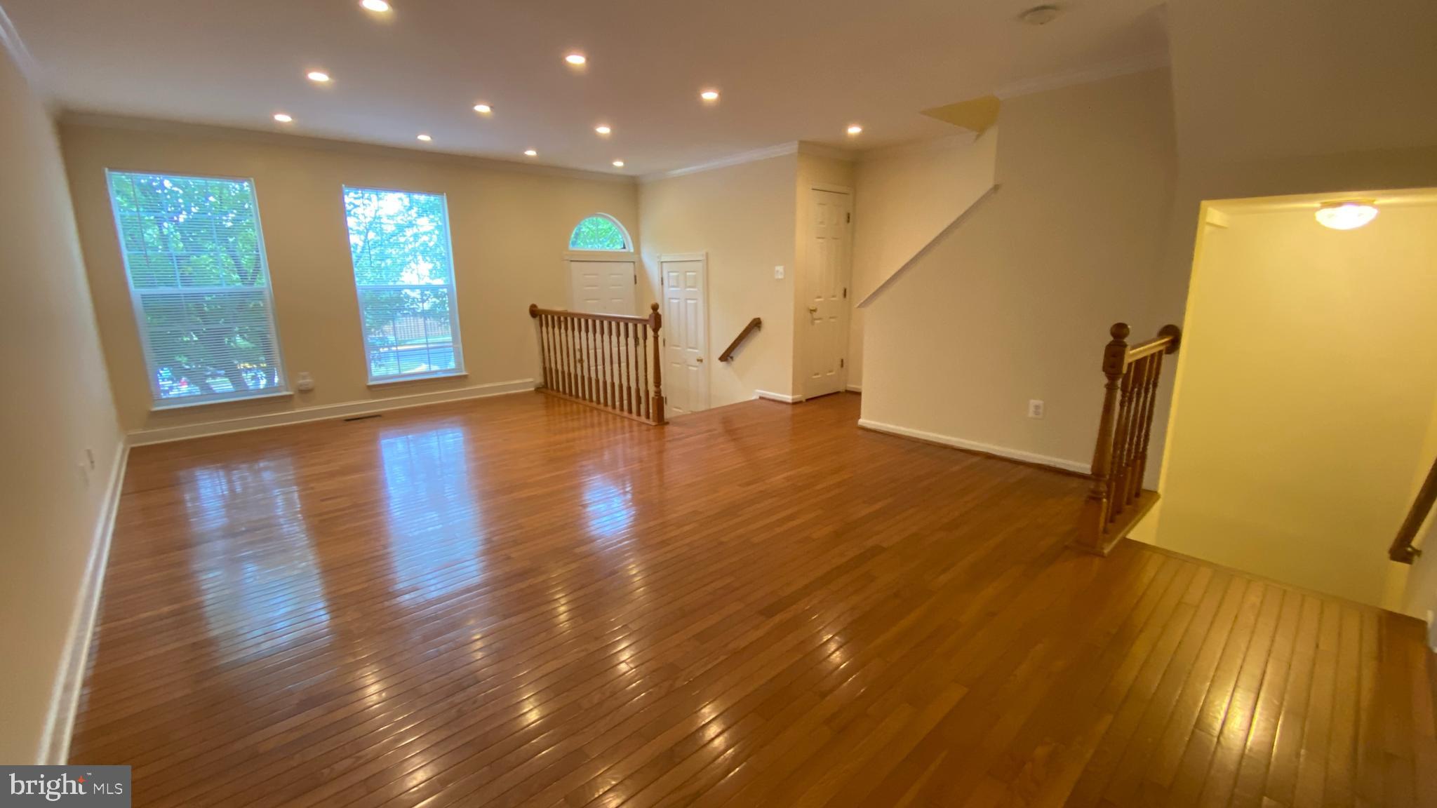 PARADISE - Residential Lease