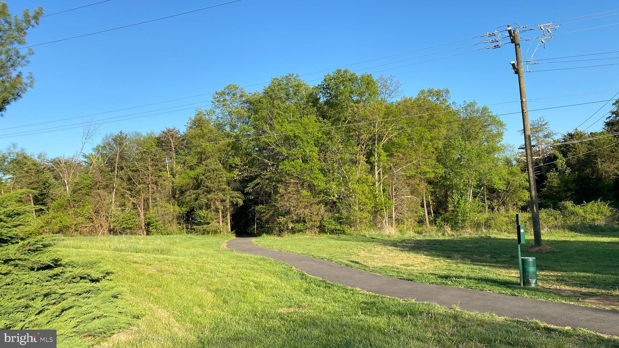 PARADISE - Residential Lease