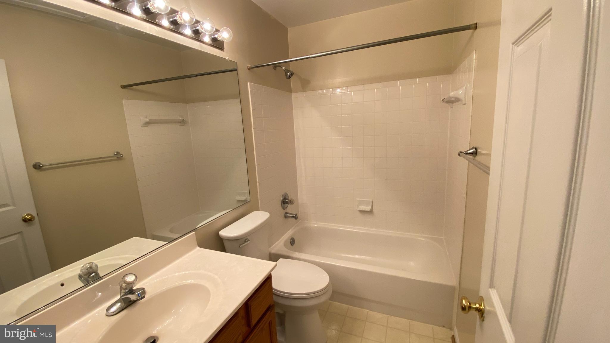 PARADISE - Residential Lease