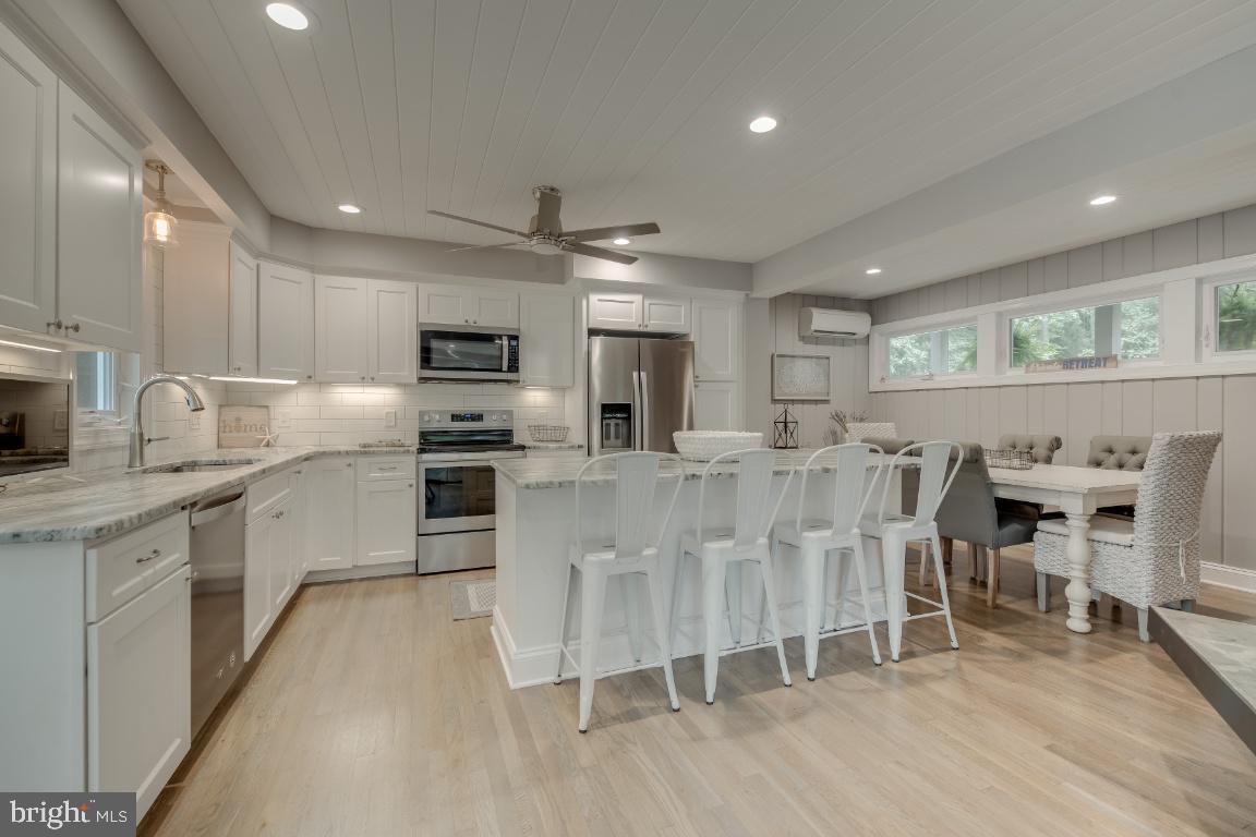 EDGEWATER - Residential