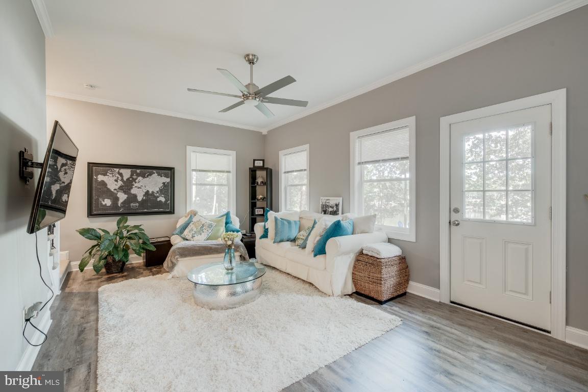 EDGEWATER - Residential