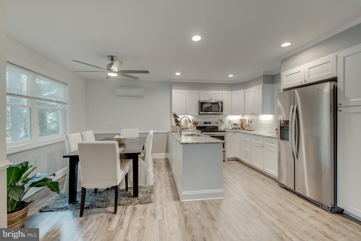 EDGEWATER - Residential