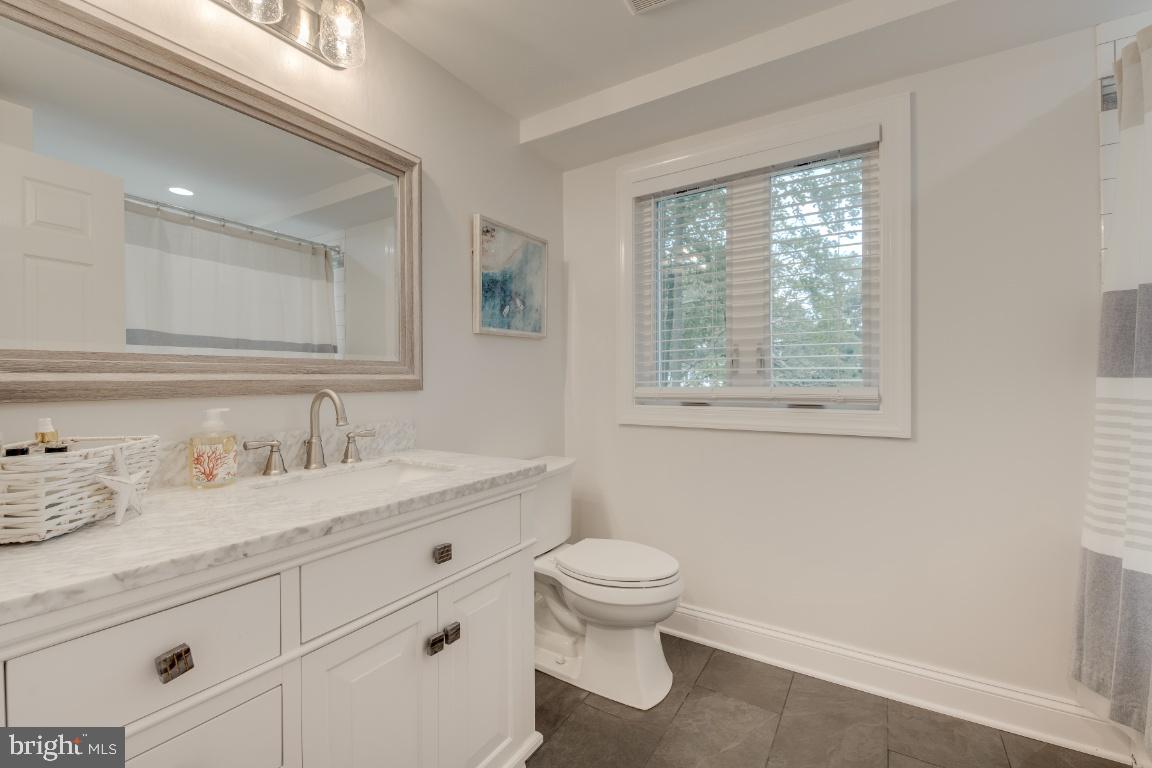 EDGEWATER - Residential