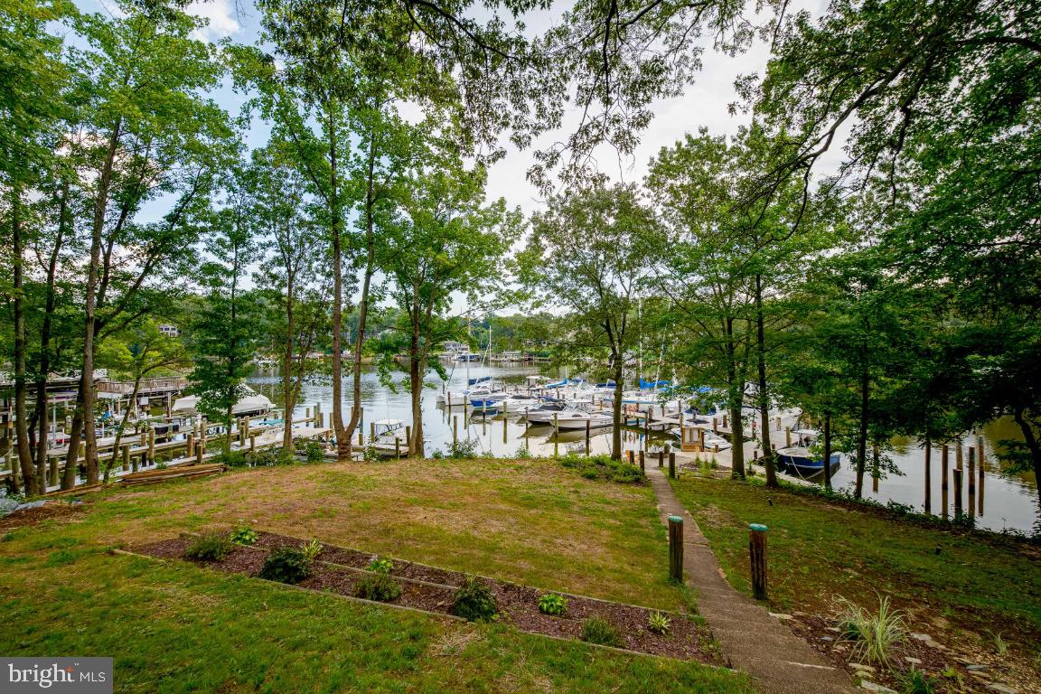 EDGEWATER - Residential