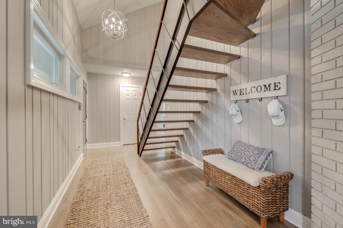 EDGEWATER - Residential