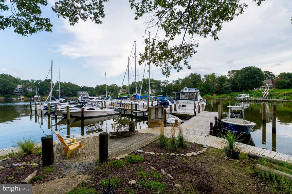 EDGEWATER - Residential