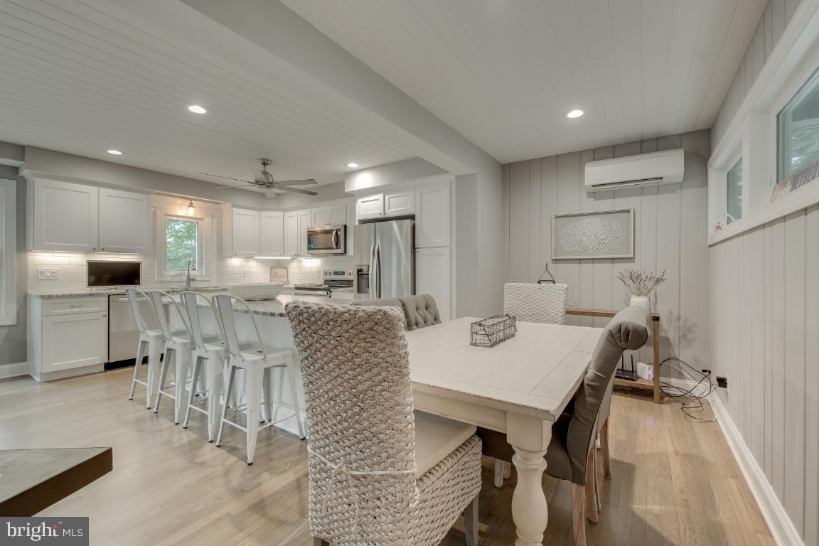 EDGEWATER - Residential