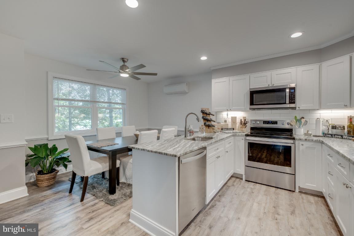 EDGEWATER - Residential