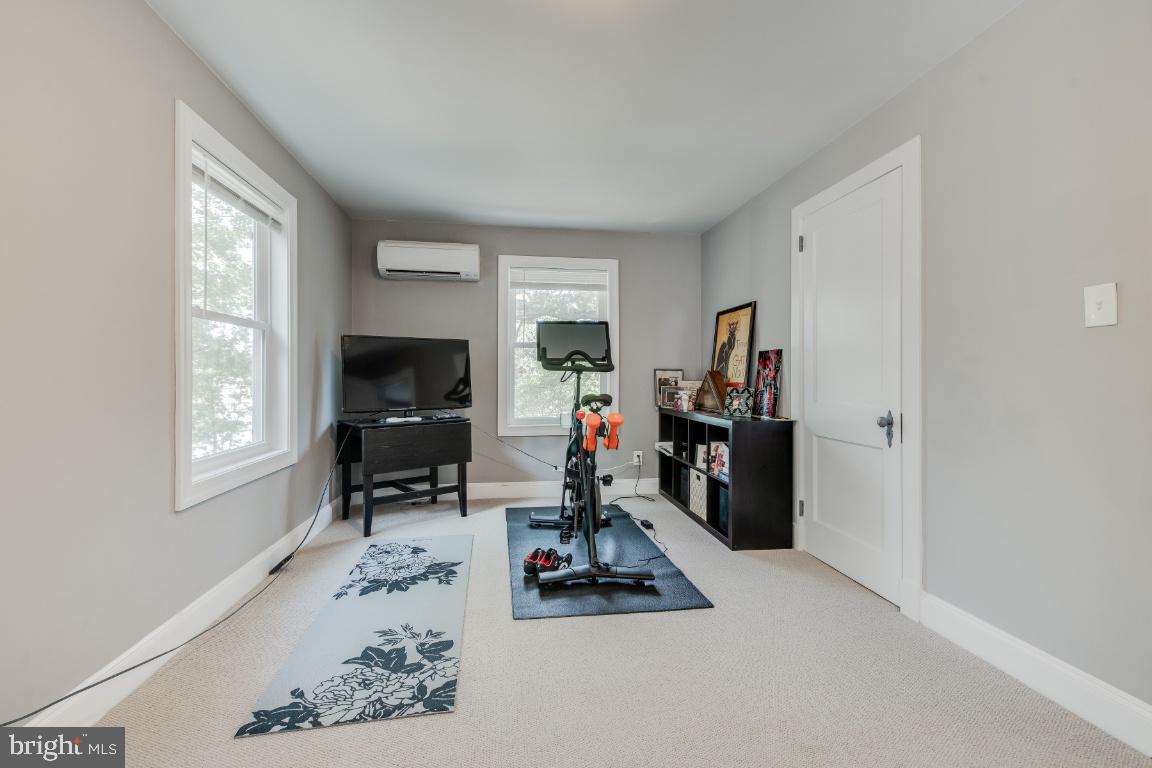 EDGEWATER - Residential