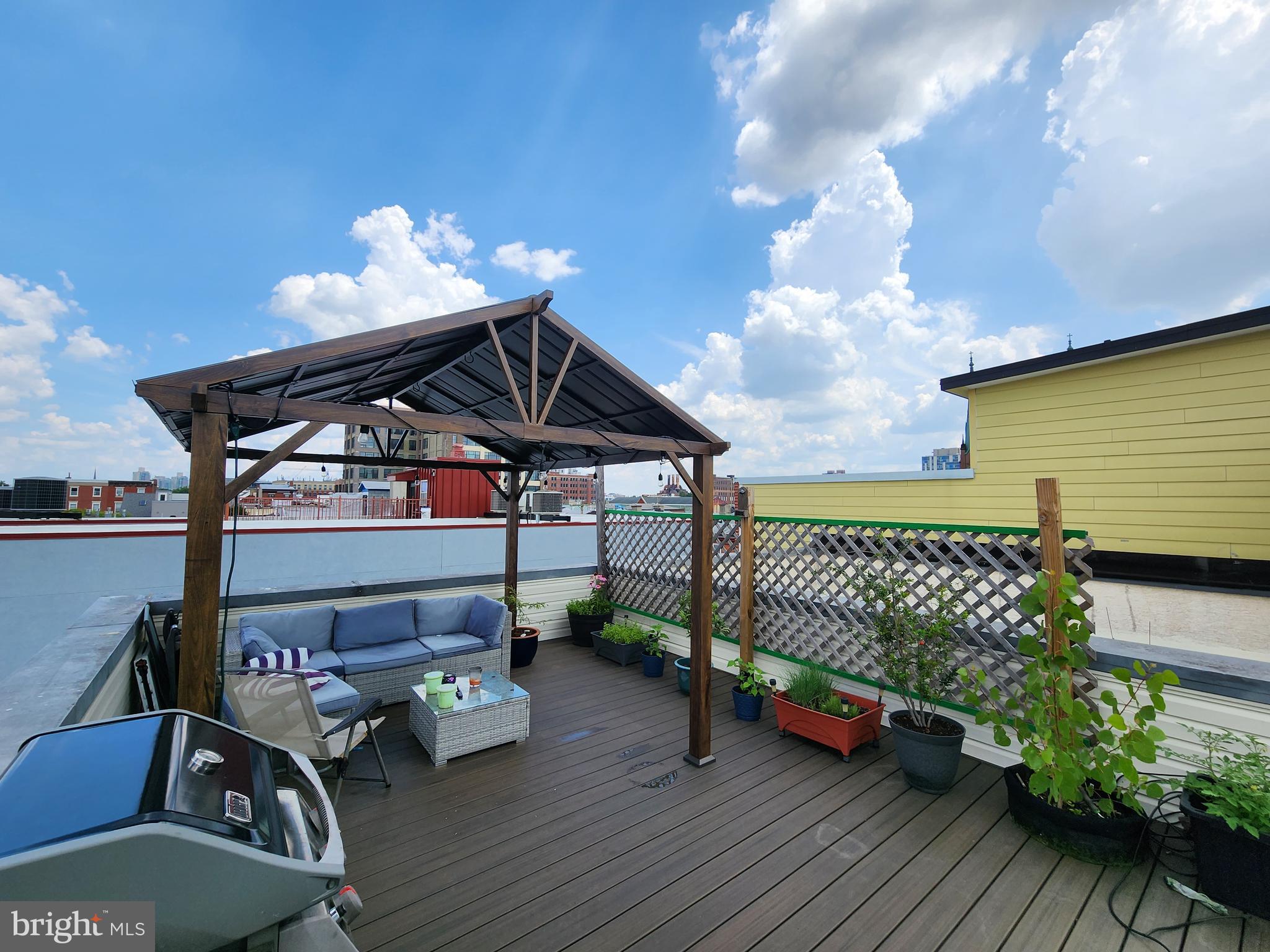 SPRING ARTS - Residential