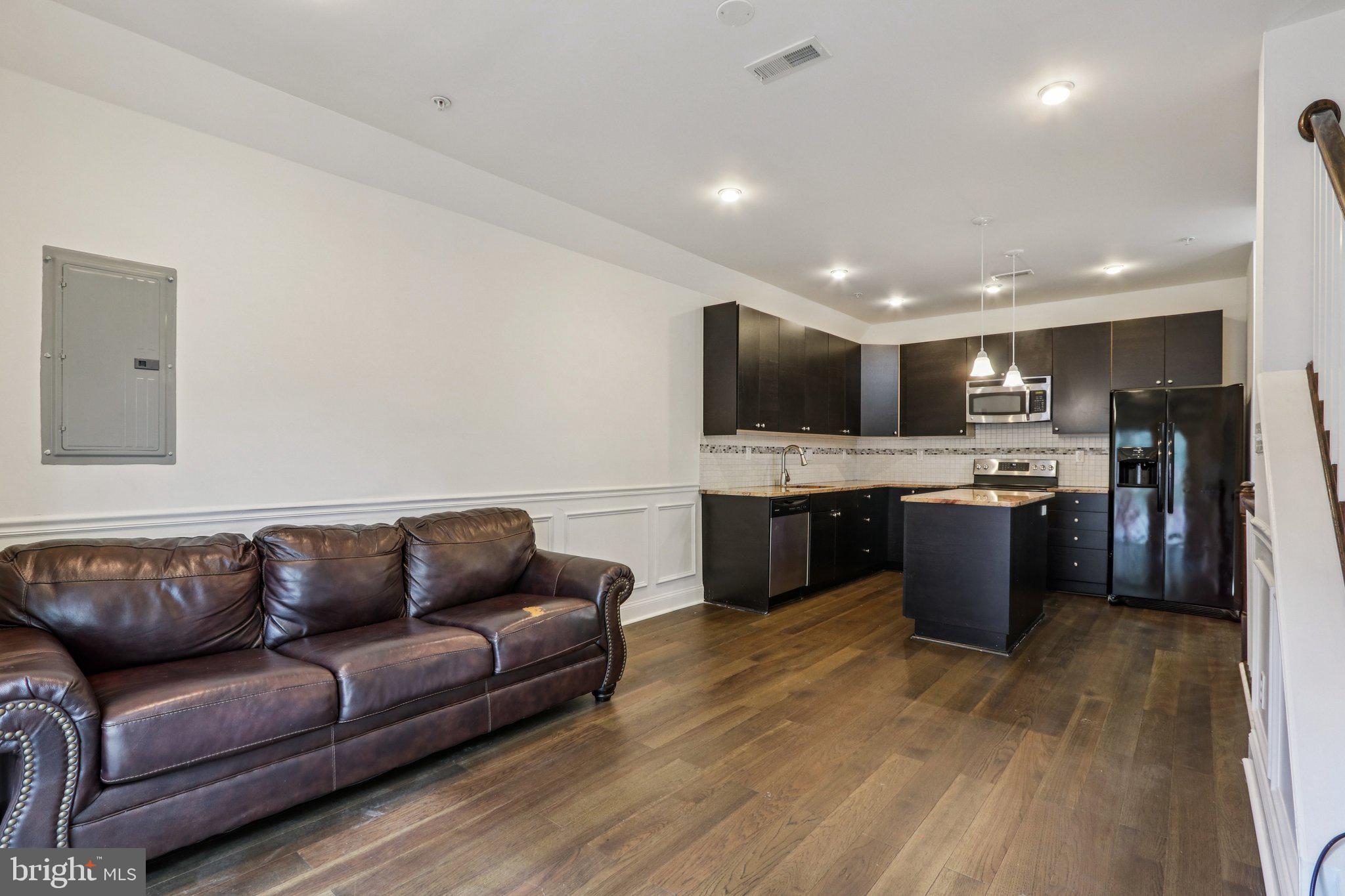 SPRING ARTS - Residential