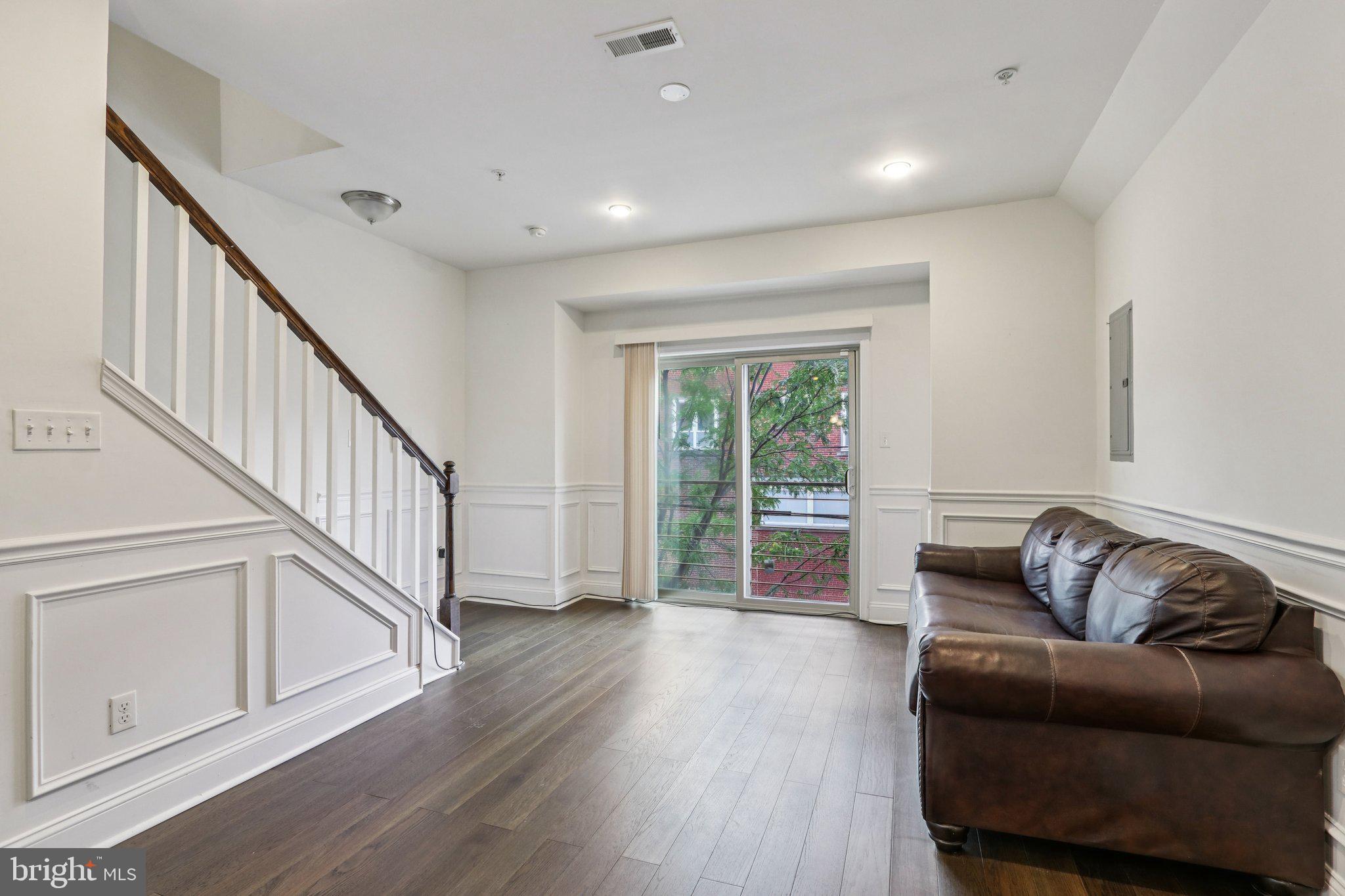 SPRING ARTS - Residential