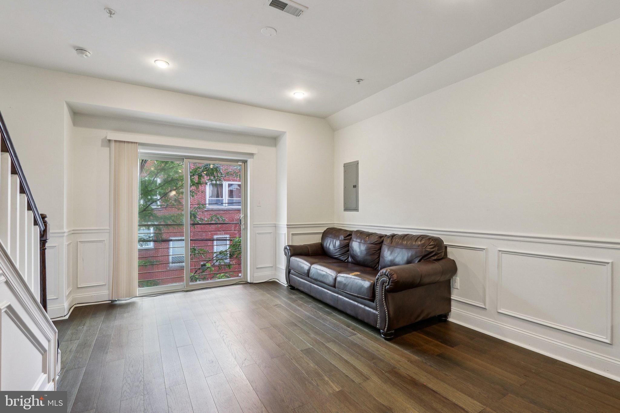 SPRING ARTS - Residential