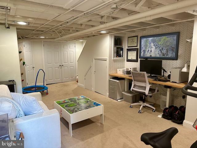 CHESTNUT HILL - Residential Lease