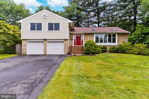 3 VANDERVEER DRIVE LAWRENCEVILLE NJ 08648