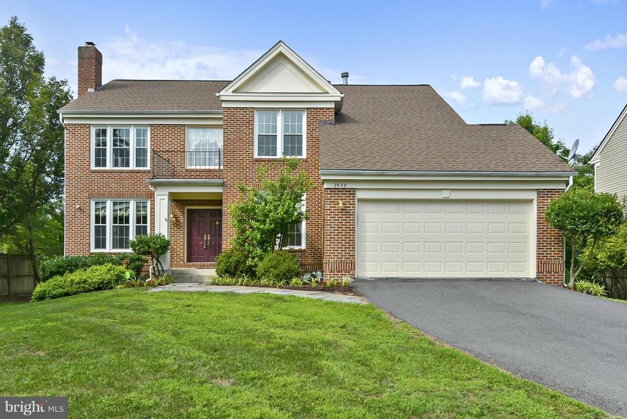 Spacious 5 Bed, 3.5  Bath Colonial, walk out Lower Level & patio backs to county parkland. Formal Dining & Living Rm, Large Library.  Open Family Room off Kitchen & breakfast area. Deck off Kitchen. 2 Car Garage! New AC & windows! Hardwood! Wall to wall carpet Lower Level!  FCPkwy, Dulles Toll Road, METRO all within a few miles! Great Commute! 4000 sq feet total!