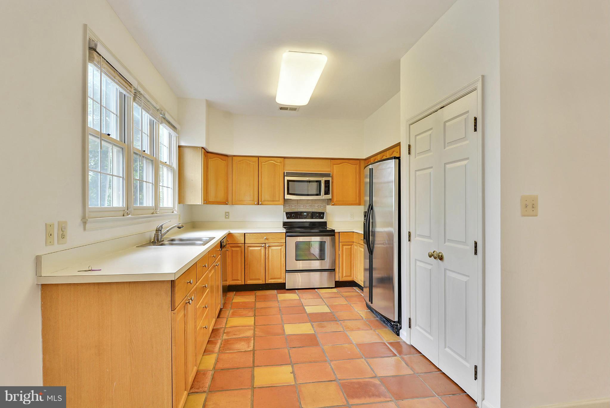 SYCAMORE RIDGE - Residential Lease