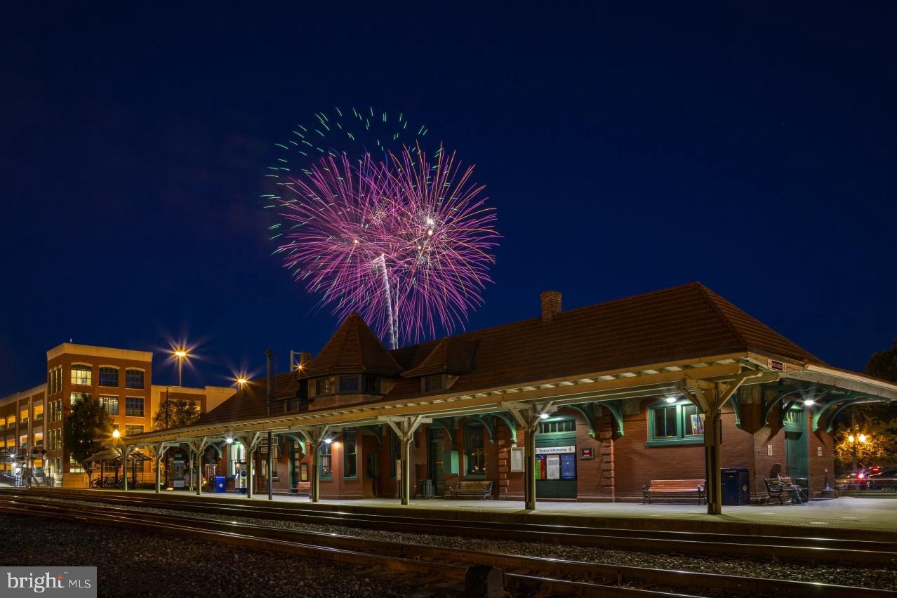 HUNTER'S SQUARE - Residential