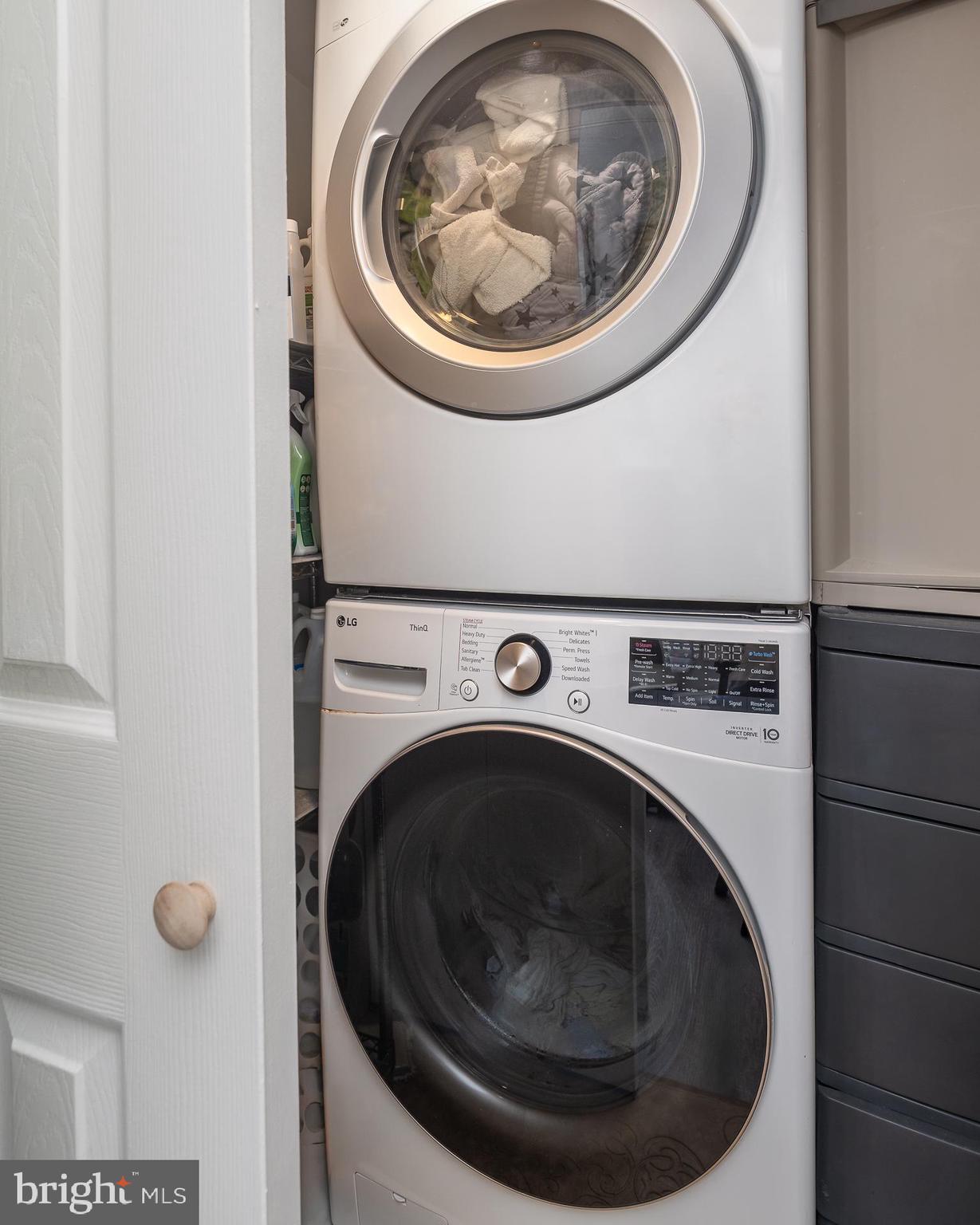 HUNTER'S SQUARE - Residential