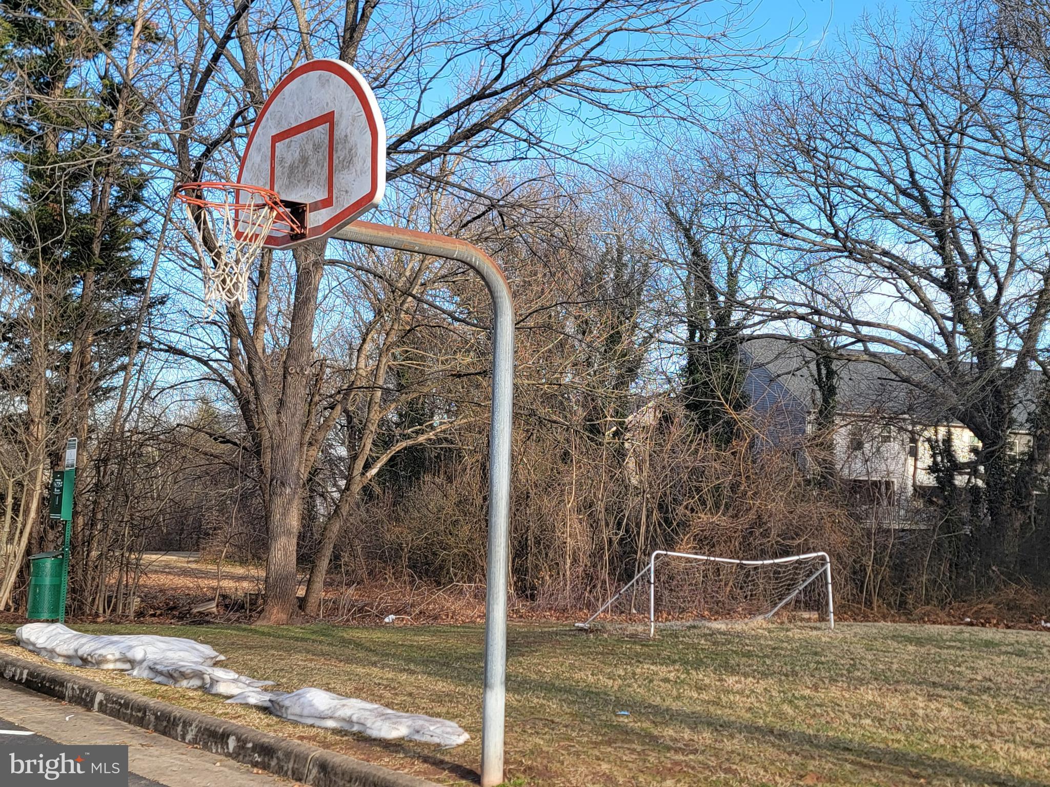 HUNTER'S SQUARE - Residential