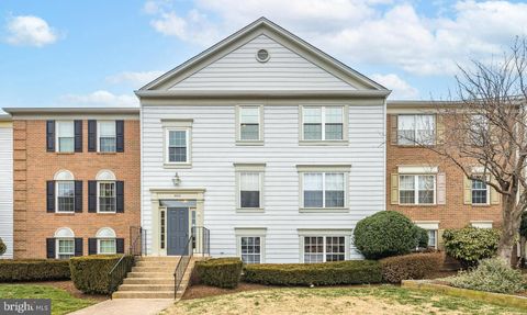 Photo of 9210 Caspian Way #302, MANASSAS, VA 20110 (MLS # VAMN2010256)