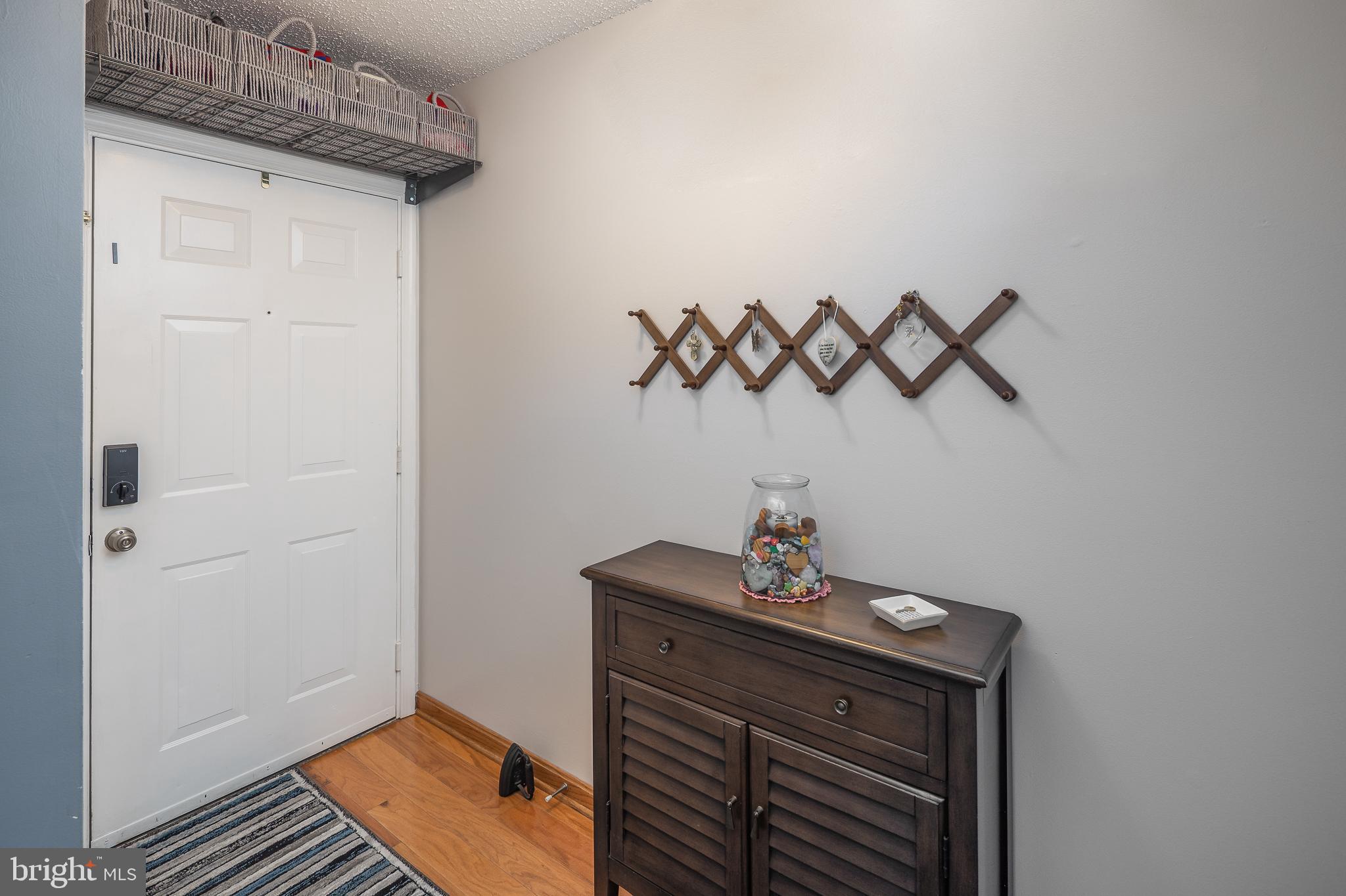 HUNTER'S SQUARE - Residential