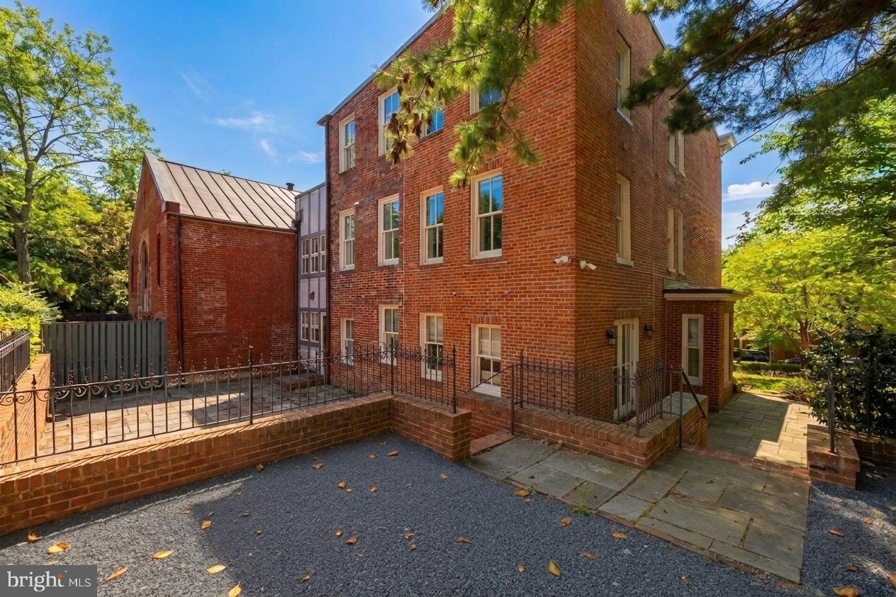 GEORGETOWN - Residential