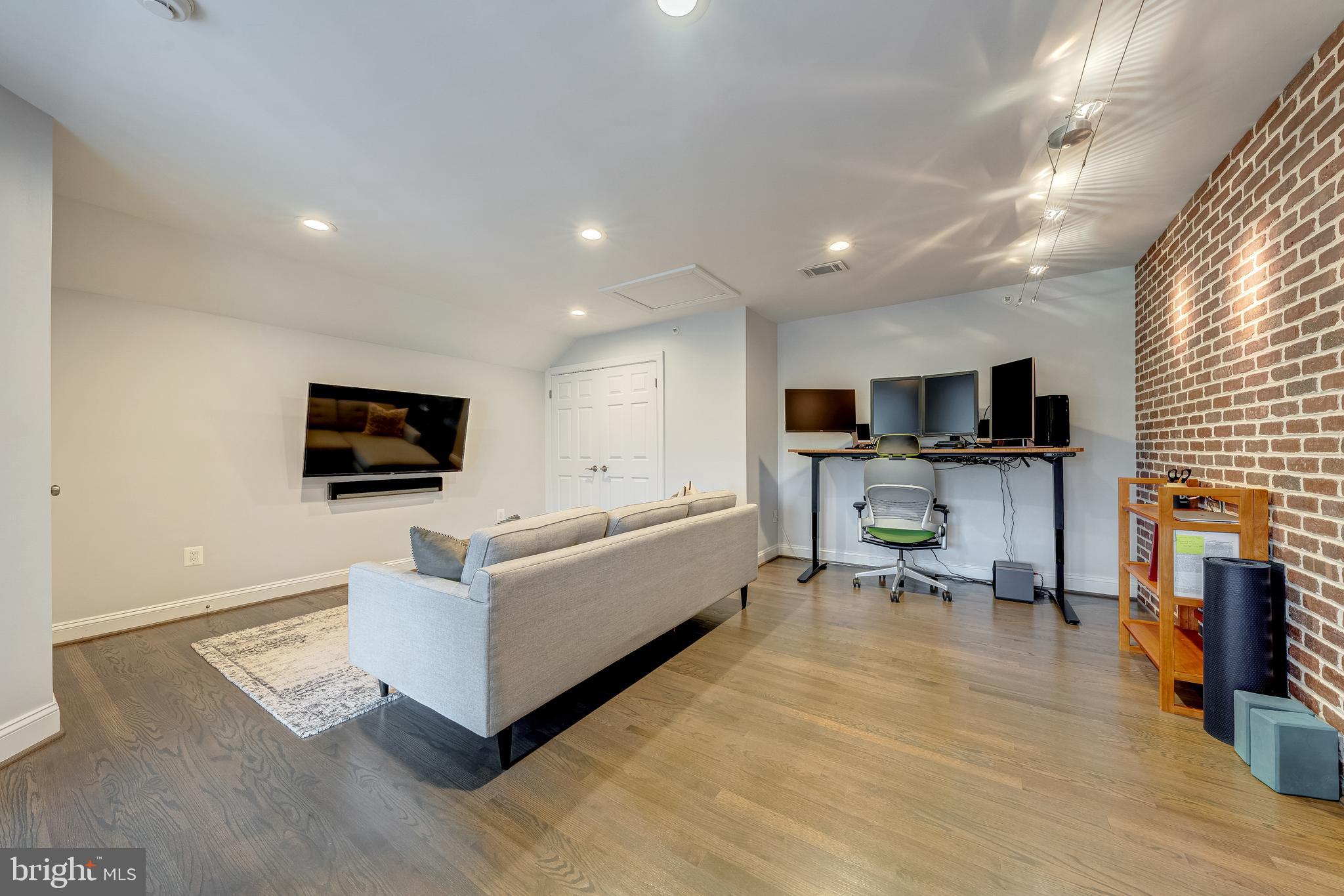 HIGHGATE - Residential