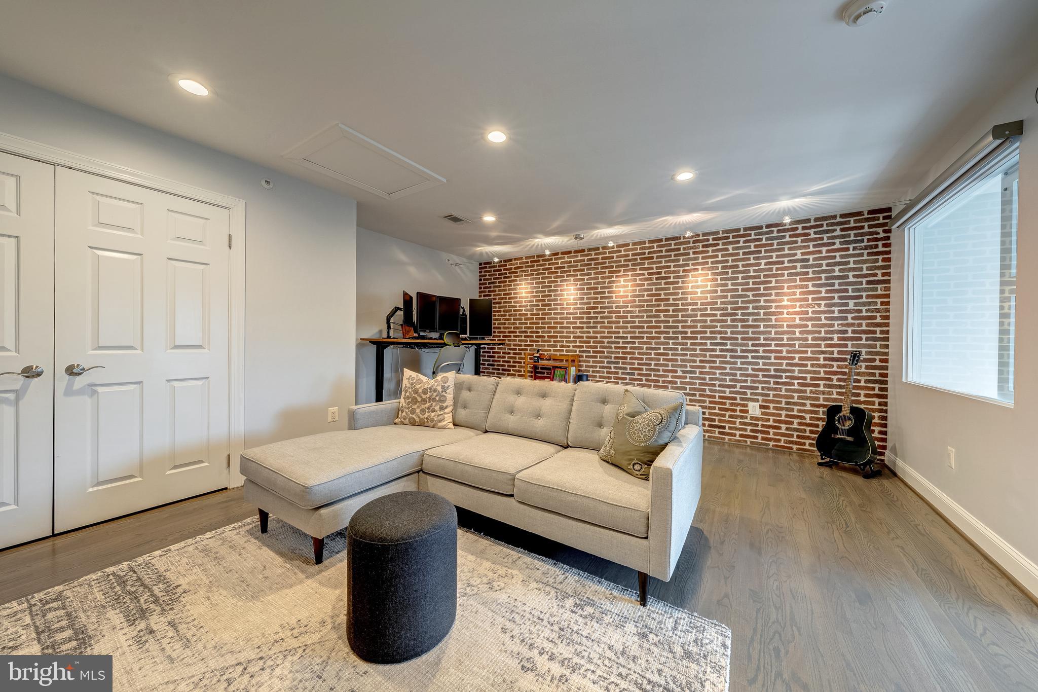 HIGHGATE - Residential