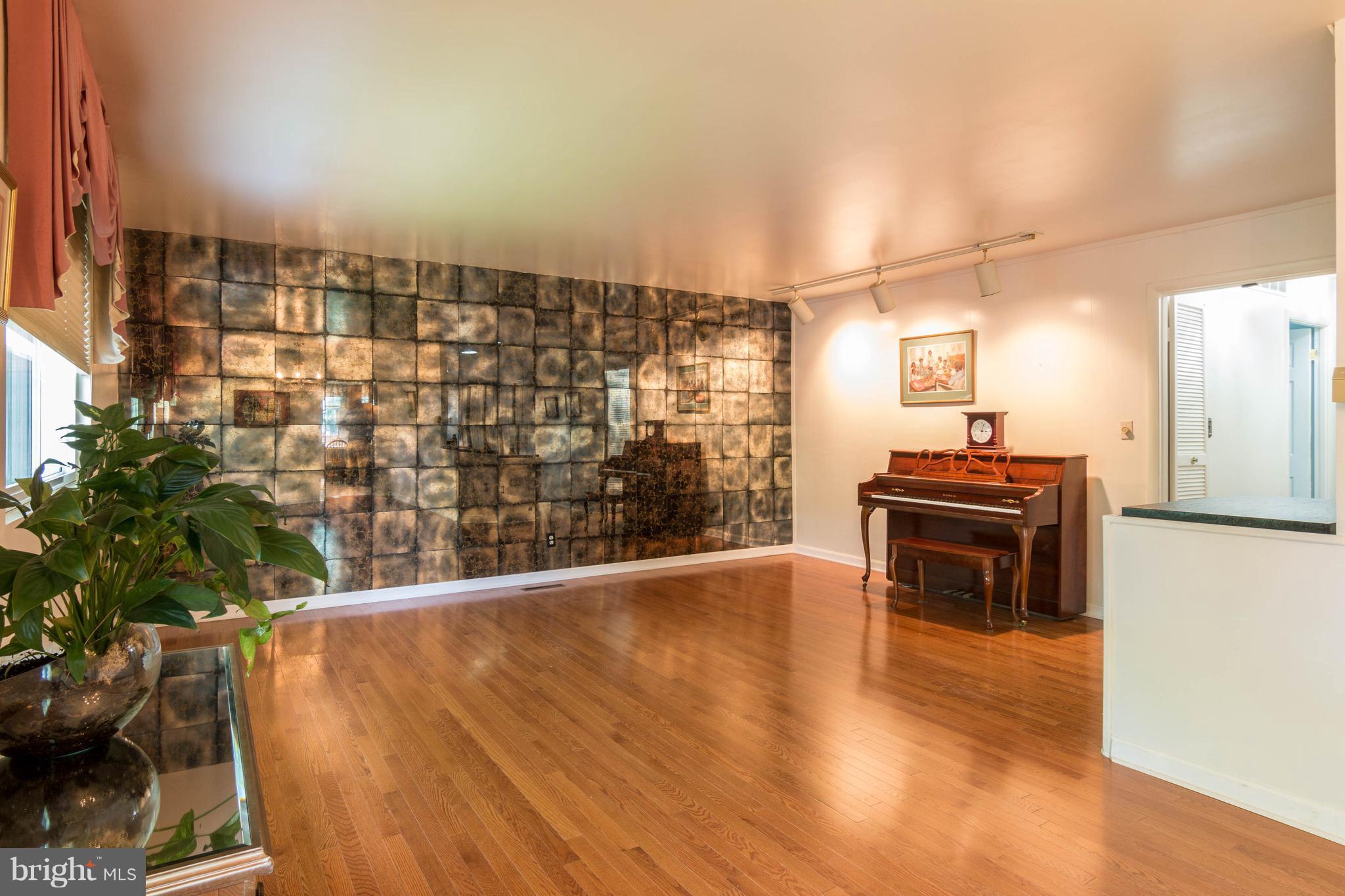 WOODMONT - Residential